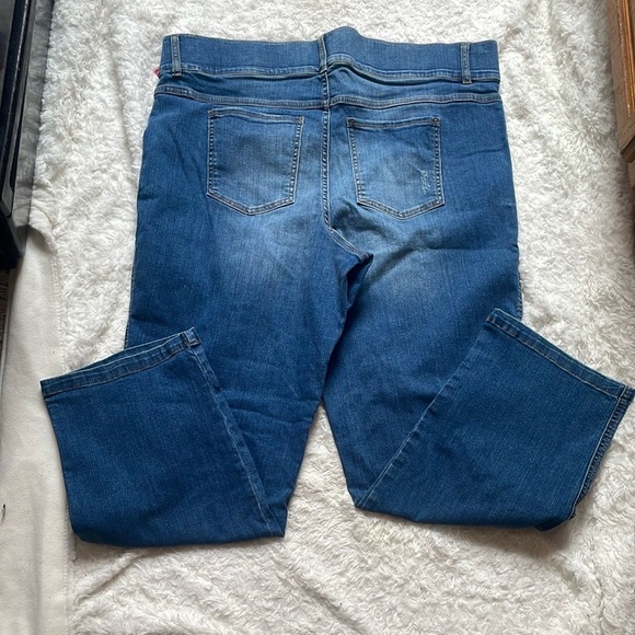 Spanx Classic Blue Denim Jeans - Picture 4 of 14